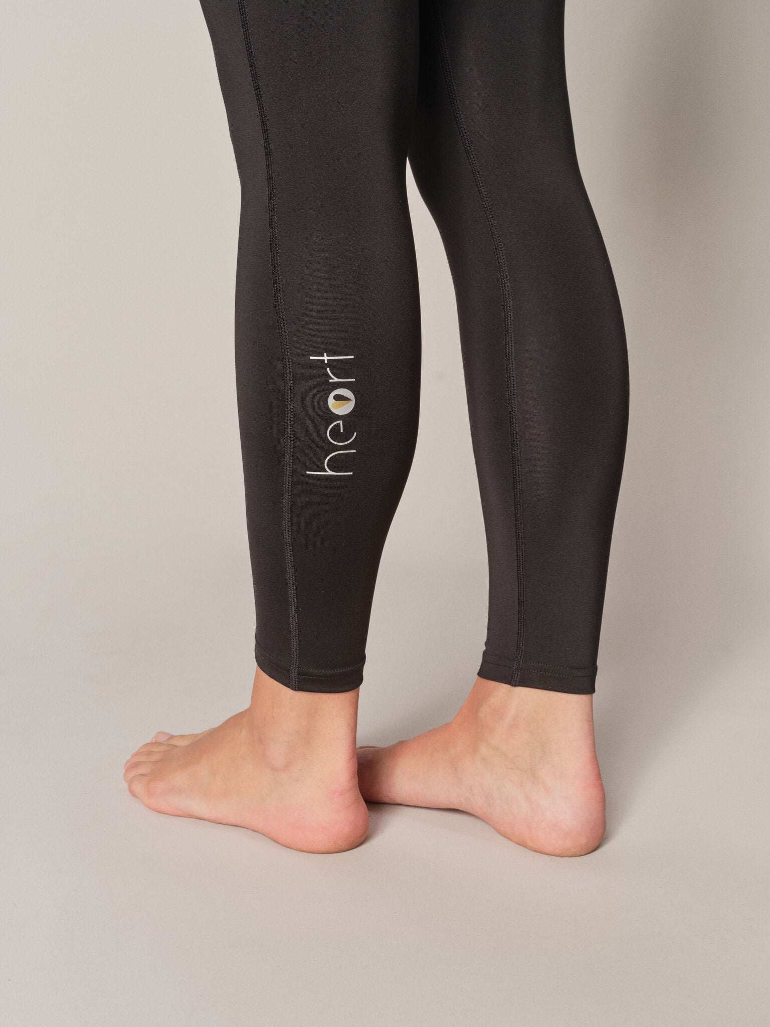 Modelshot / Black / Detail